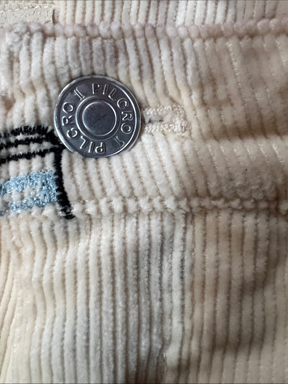 Pilcro Cream Embroidered Snack Motif The Icon Slight Flare Jeans - Picture 5 of 13